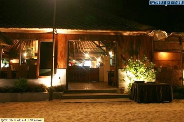 Uluwatu Cafe @ Jalan Pantai Kedonganan